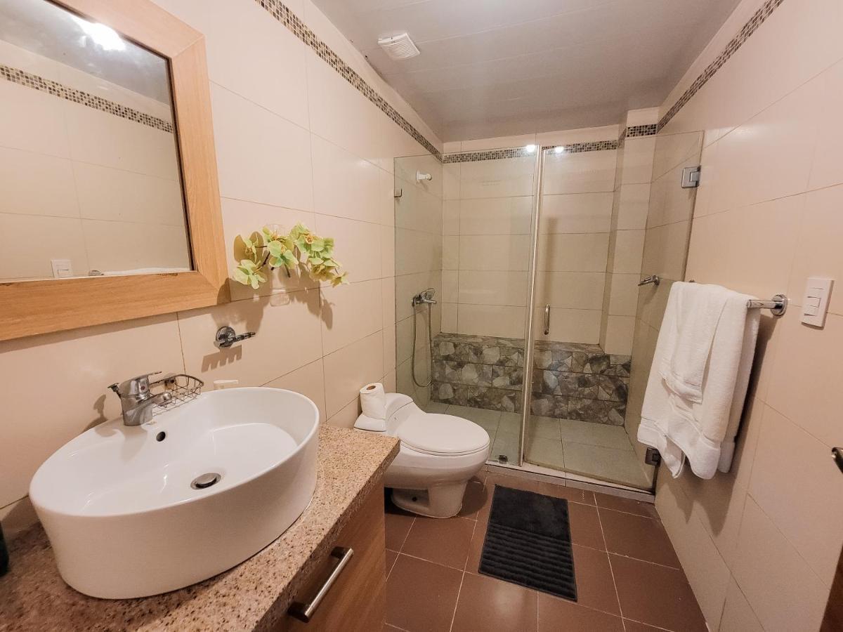 Marbella Towers Beachfront 2 Bedrooms Juan Dolio Bagian luar foto