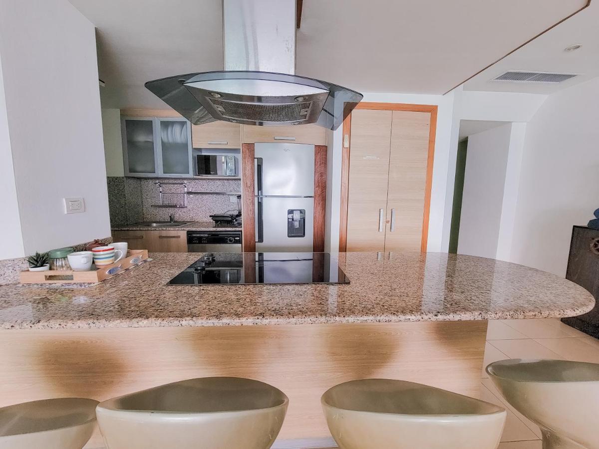 Marbella Towers Beachfront 2 Bedrooms Juan Dolio Bagian luar foto